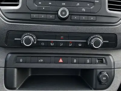 Opel Vivaro 2022 · foto 10