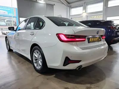 BMW Serie 3 2020 · foto 8