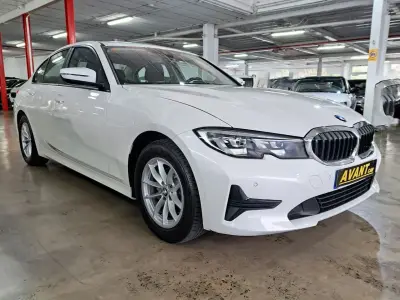 BMW Serie 3 2020 · foto 3