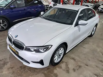 BMW Serie 3 2020 · foto 4